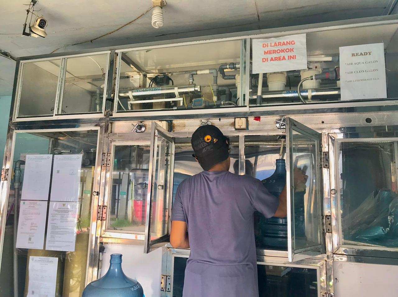 Banting Tulang Antar Galon Isi Ulang di Bontang: Tak Ada Libur kecuali Sakit