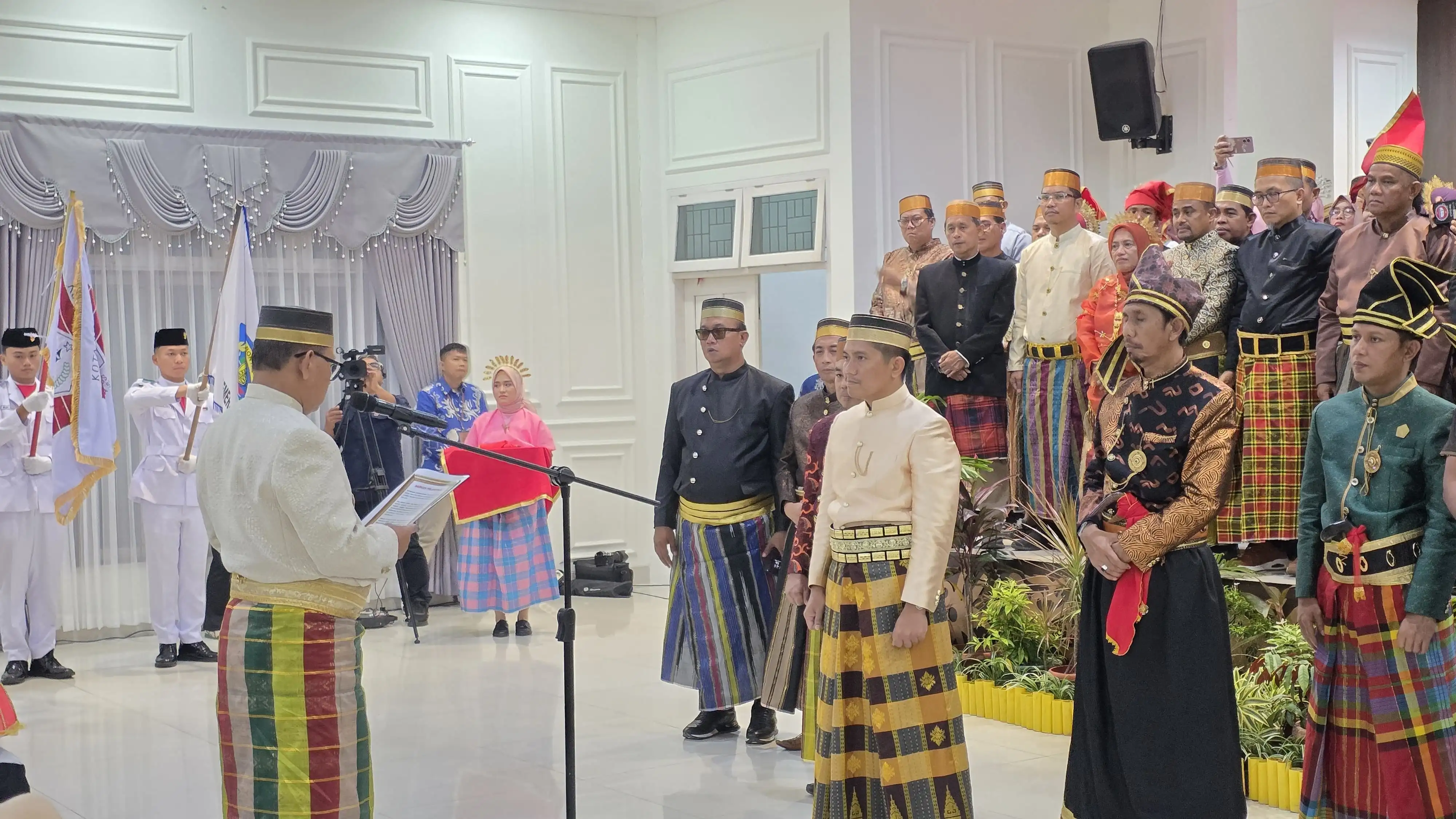 Andi Faizal Sofyan Hasdam Resmi Dilantik Jadi Ketua KKSS Bontang 2025–2030, Sandang Gelar Karaeng Muntu