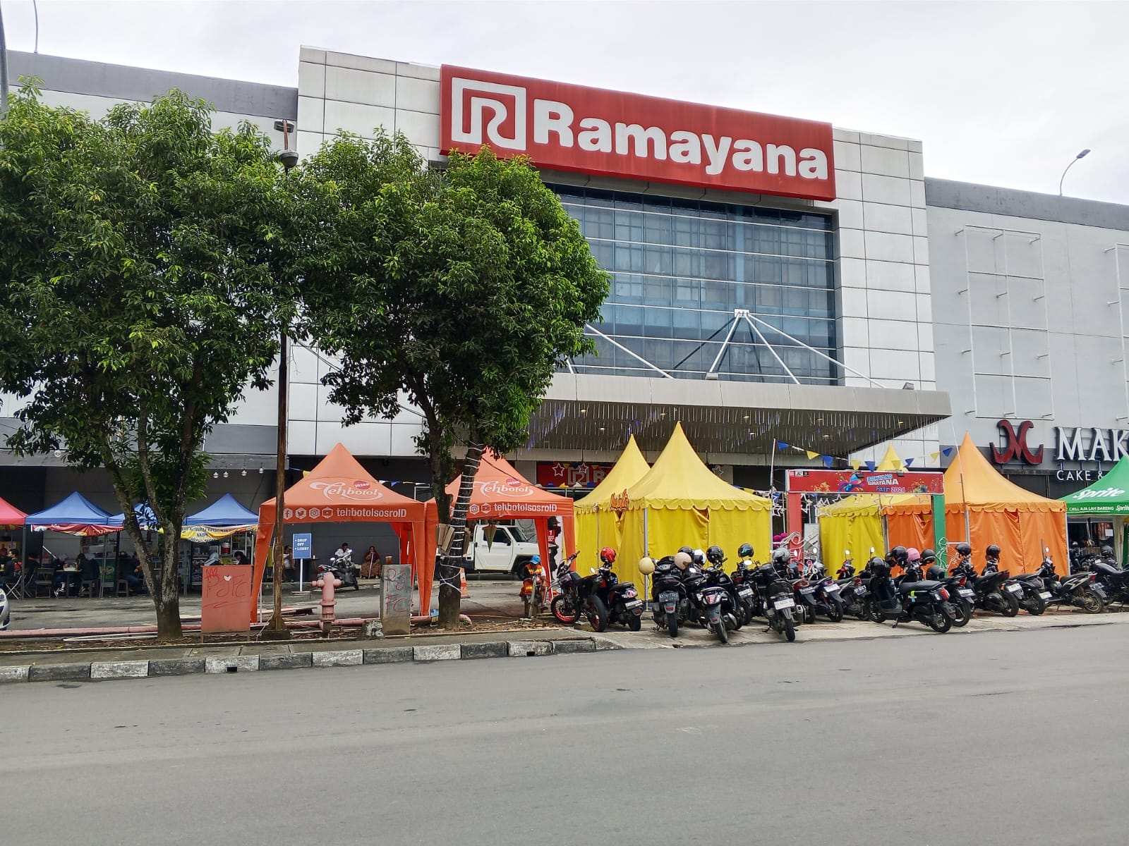 Jelang Ramadan, Ramayana Bontang Siapkan Sembako Murah dan Promo Baju Muslim