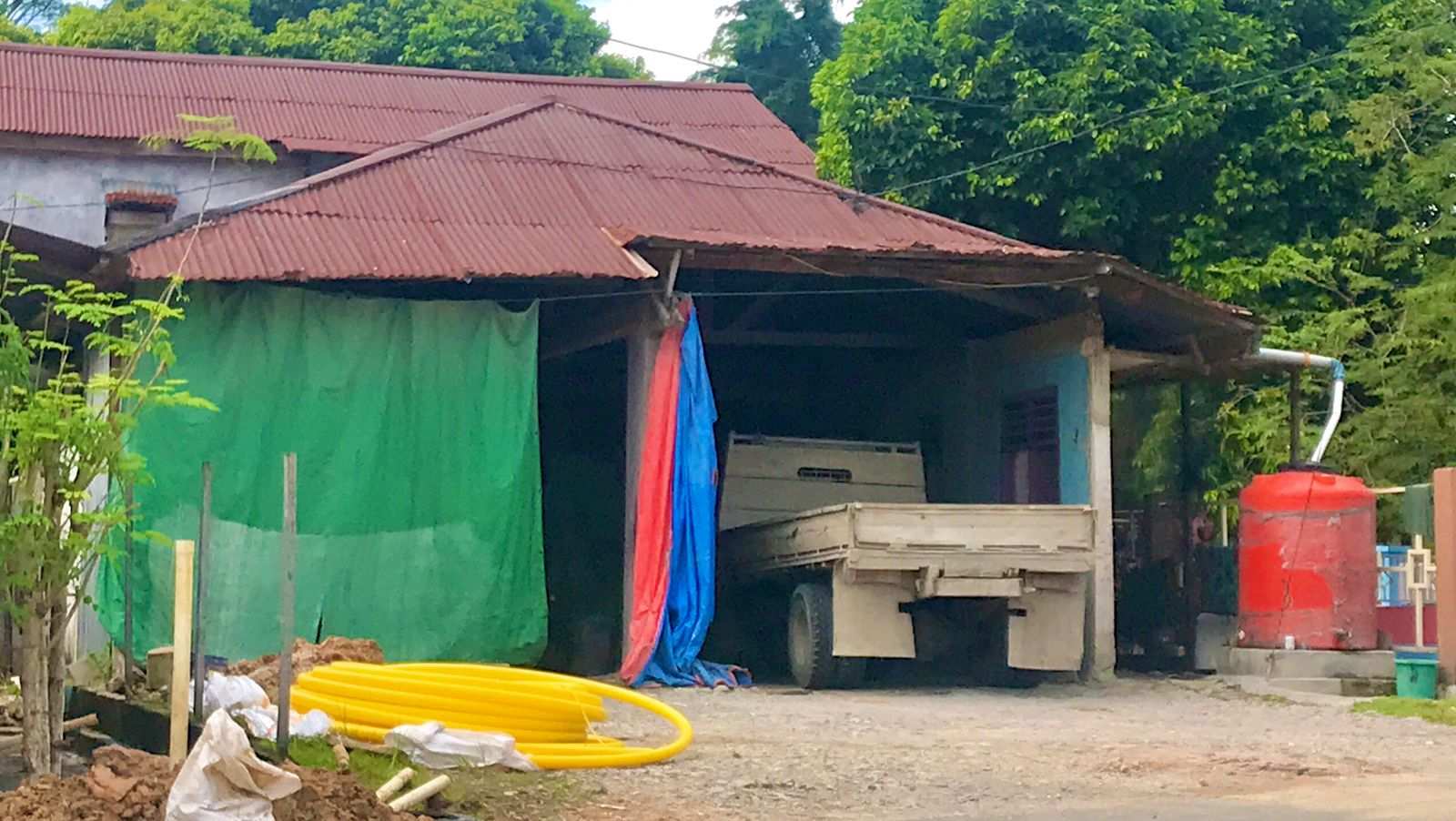 Pengakuan Karyawan Rumah Makan di Sekitar Gudang Semen Tak Berizin di Tanjung Laut Bontang