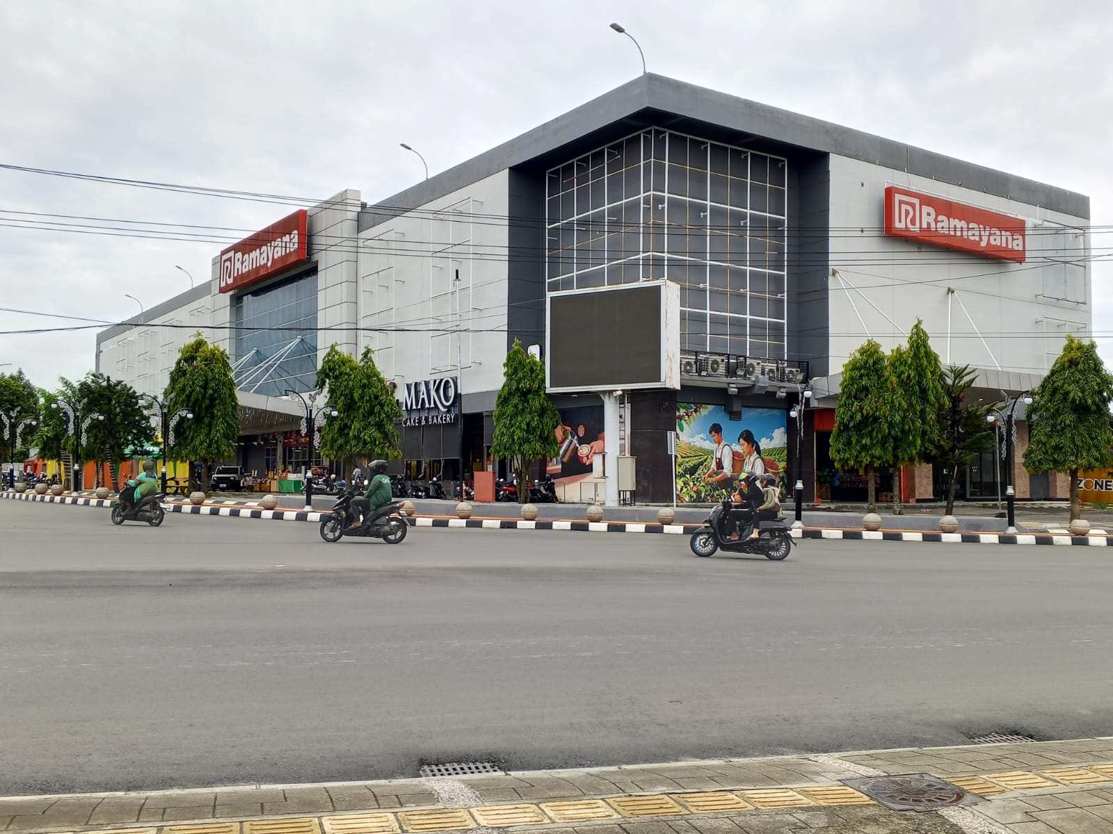 Bagaimana Plaza Taman dan Ramayana di Bontang Bisa Bangkit Pasca Vakum: Melakukan Analisa Marketing dan Tata Ruang