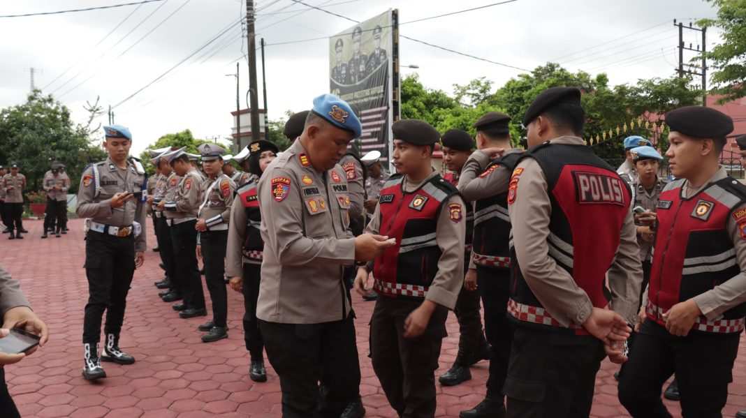 Propam Polres Bontang Sidak Ponsel Bintara sampai Perwira