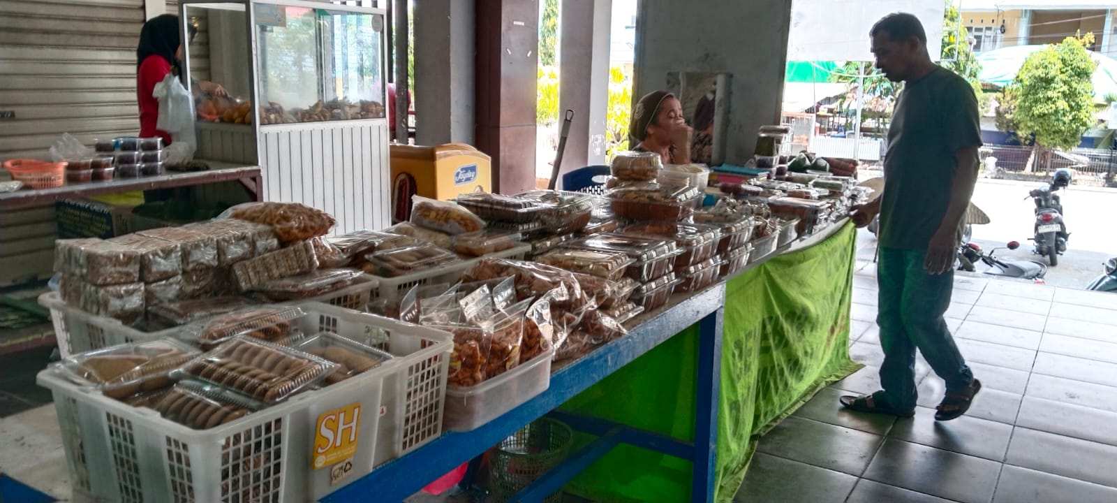 26 Tahun Eksistensi Hj Nase di Kuliner Bontang: Dulu Rp500, Kini Rp5 Ribu 3 Kue