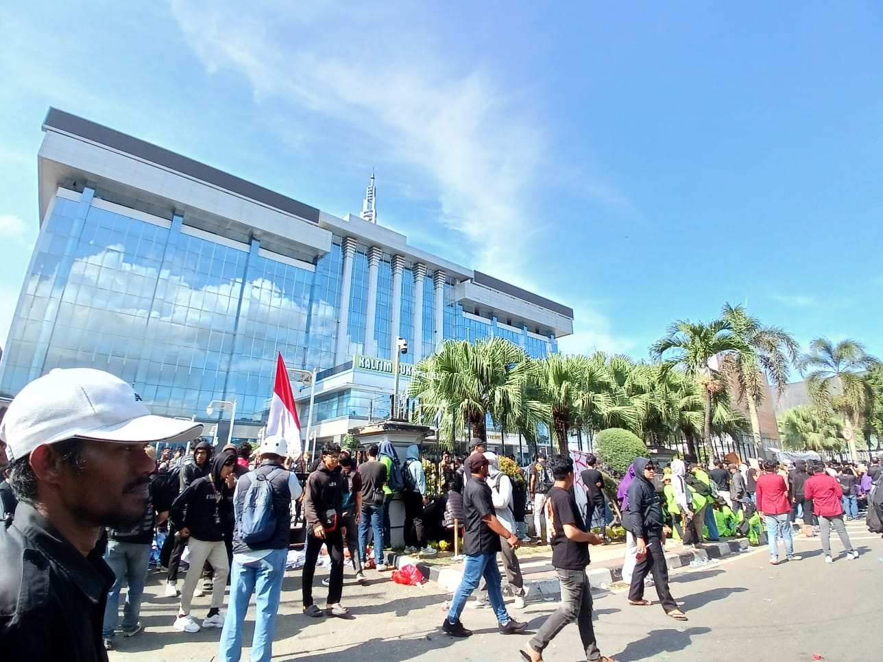 Ponsel Wartawati Dirampas dan Data Dihapus di Kantor Gubernur Kaltim saat Aksi 214