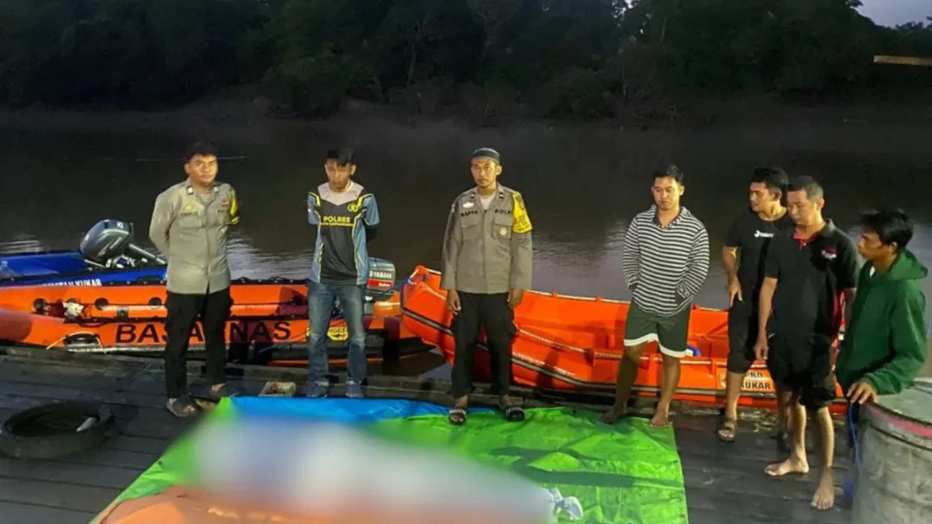 Jasad Pria Mengapung di Perairan Sungai Belayan Kukar, Pakai Kaos Bertuliskan "Sama Indah"
