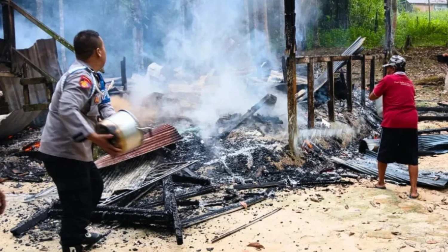 Sempat Terjebak saat Api Membesar, Lansia Berusia 82 Tahun Nyaris Terpanggang di Kukar