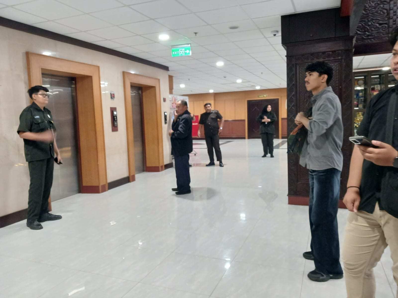 Wartawan Dilarang Meliput, Tapi Rapat Tertutup Paripurna DPRD Kaltim Disiarkan di Youtube