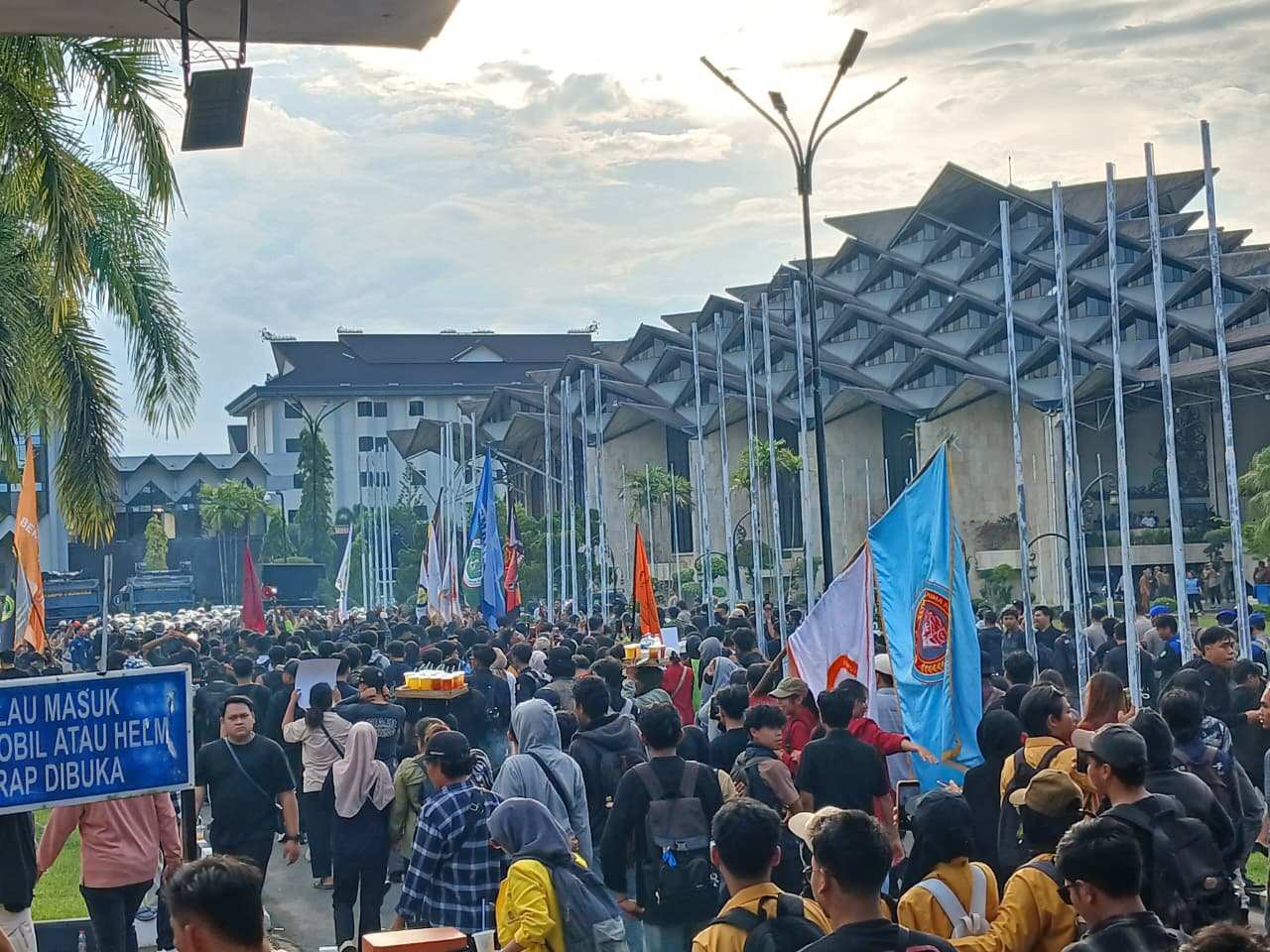 Bendahara Fraksi Golkar DPRD Kaltim Bilang Berkas dari BPK Belum Dibuka