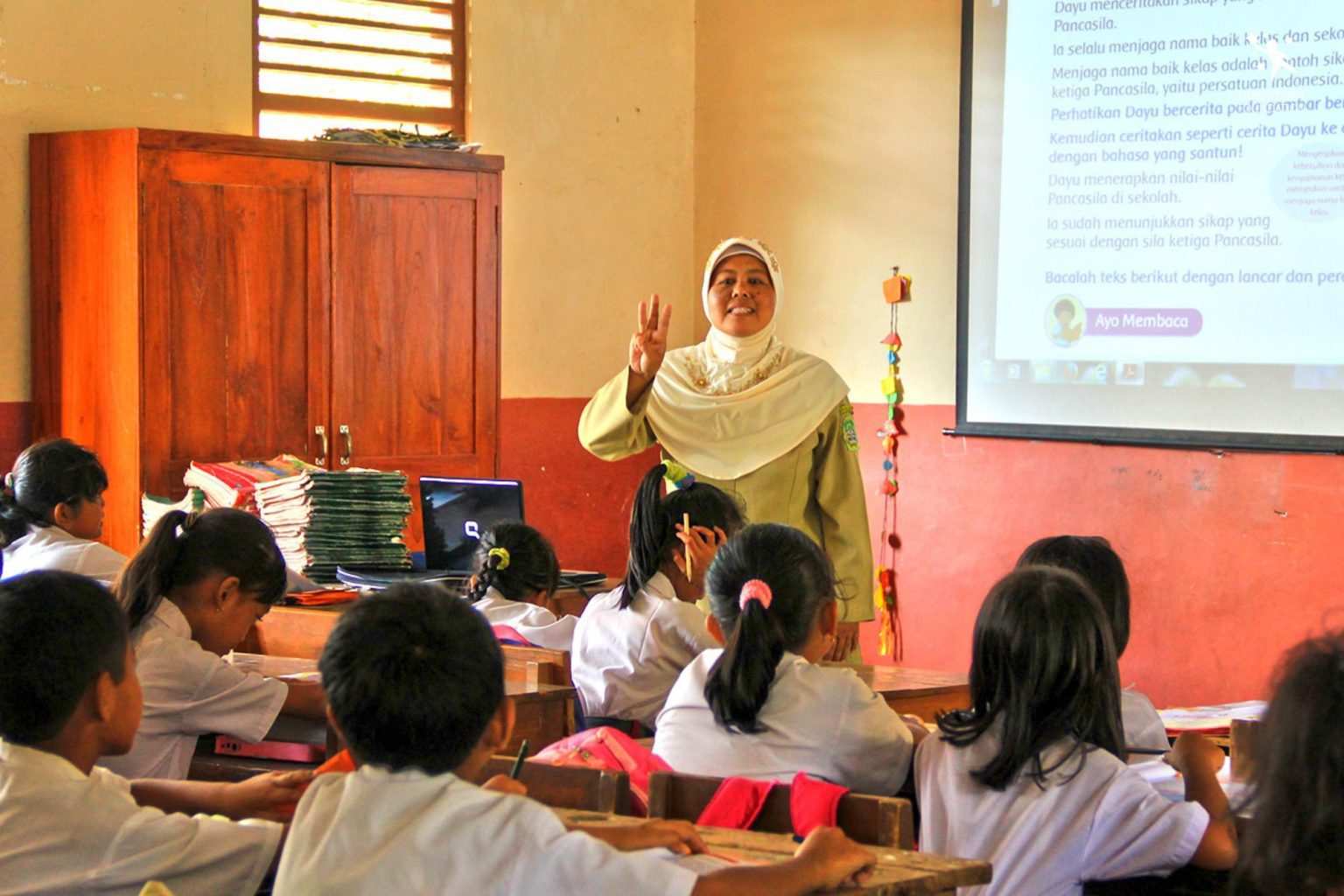 Duduk Perkara Kabar Guru Honorer Dipecat Tahun Depan