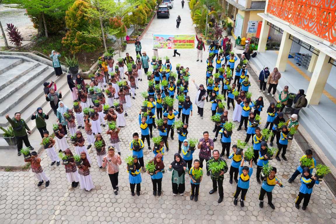 Sebulan, Siswa SD Negeri 009 Bontang Utara Sukses Tanam dan Panen Kangkung