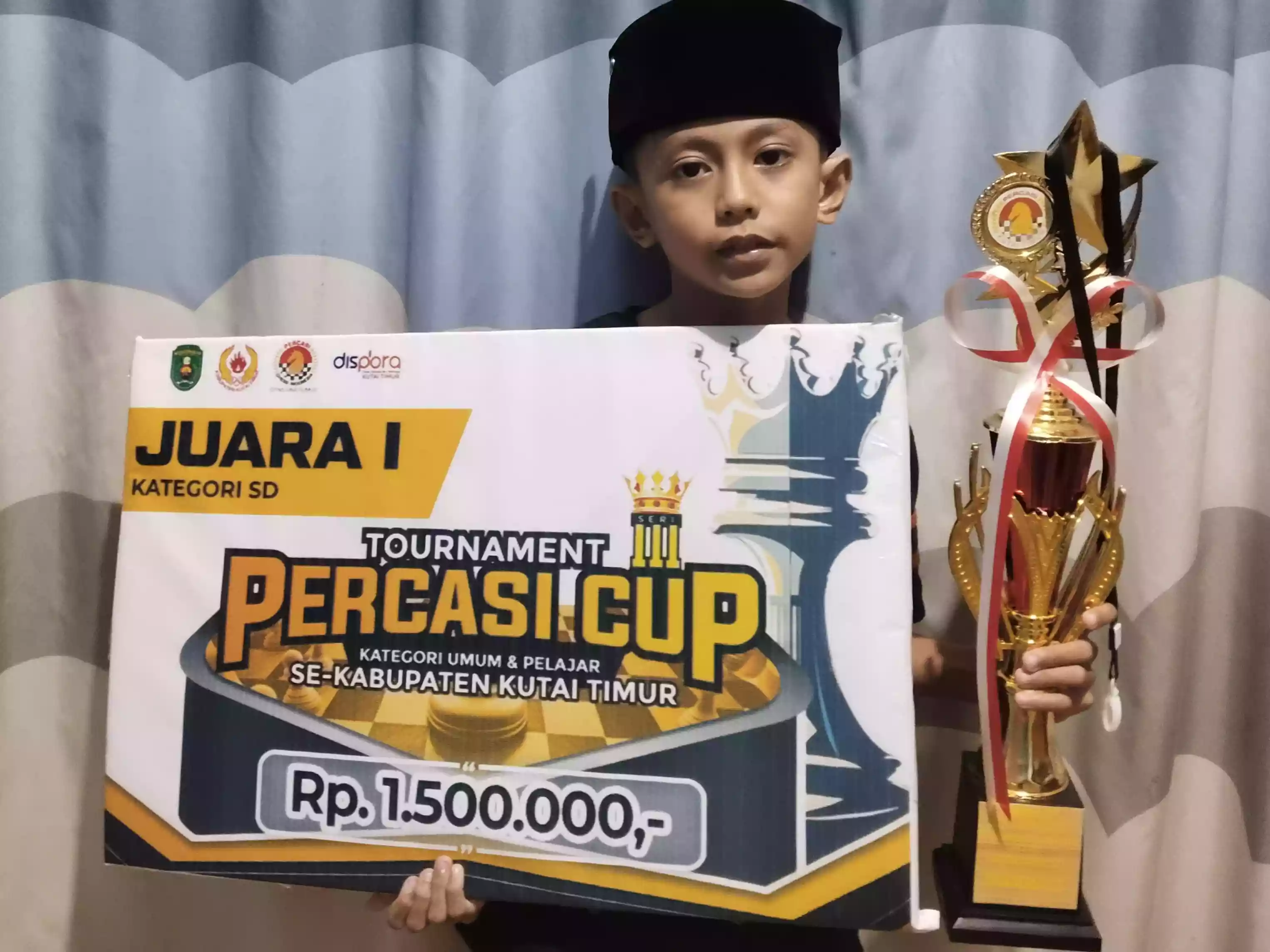 Bocah di Kutim Ini Juara Satu Lomba Catur yang Digelar Percasi