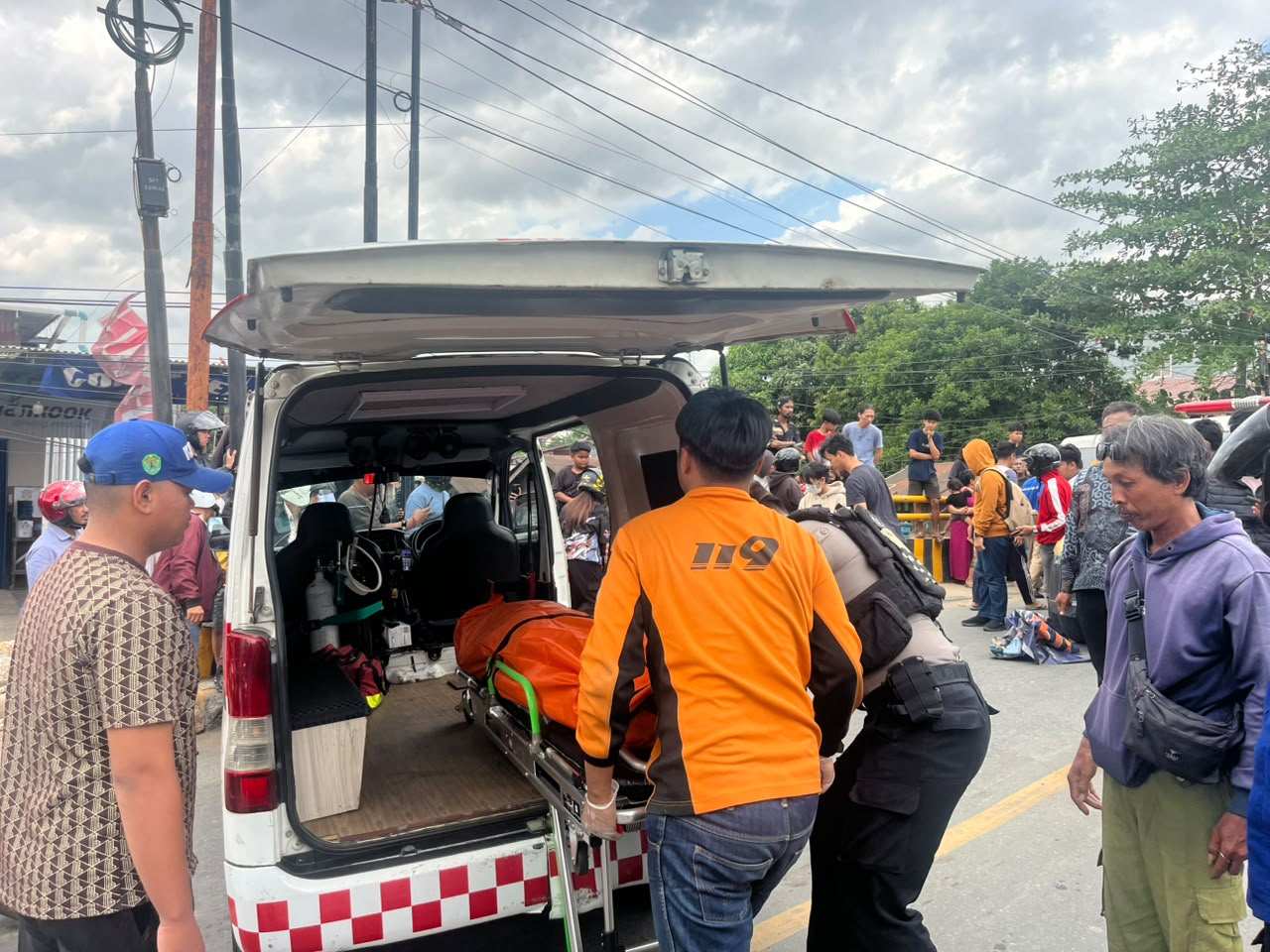 Hilang Kendali saat Hendak Menyalip, Pekerja IndiHome Meninggal usai Kecelakaan dengan Truk di Samarinda
