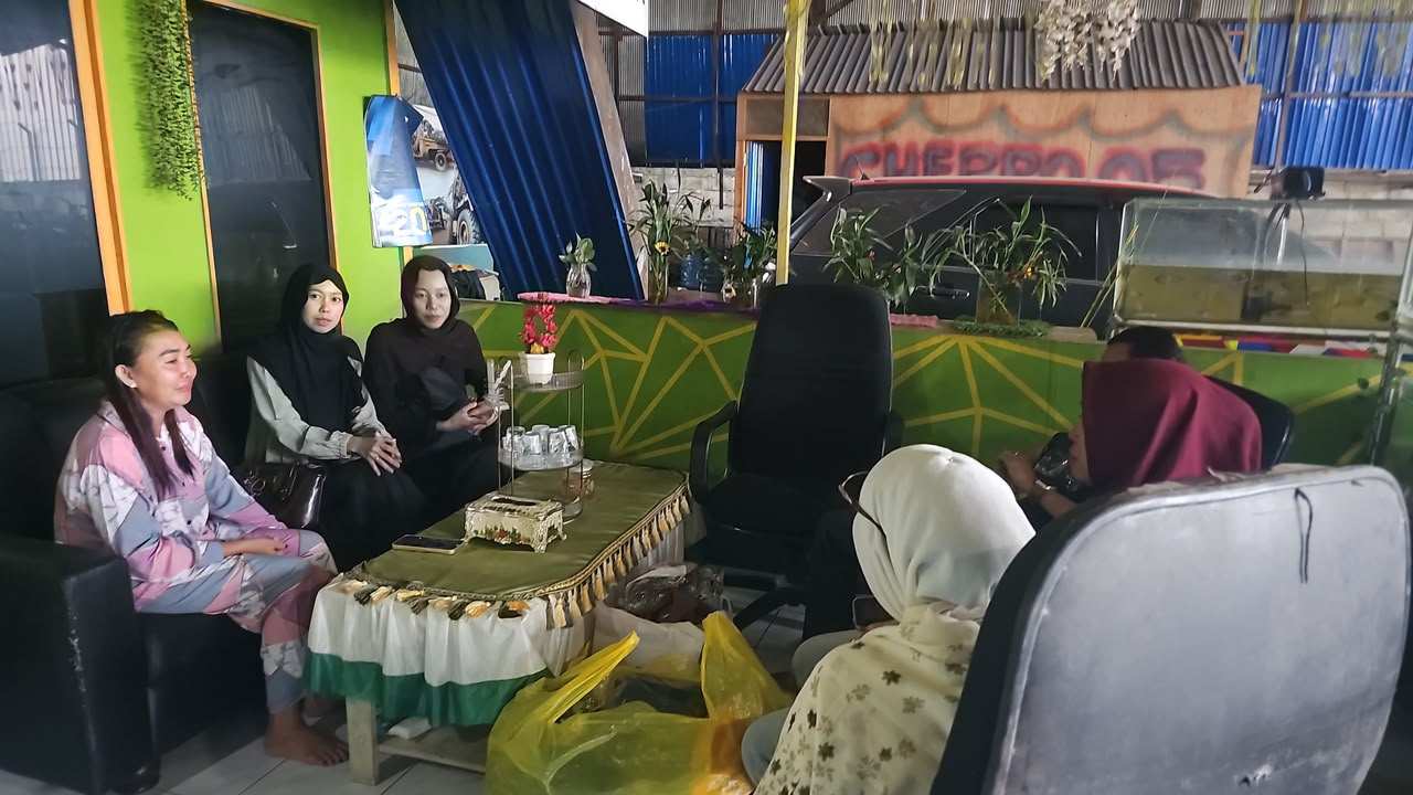 Di Balik Kobaran Api di Pulau Panjang Berau: Kado Ultah saat Dua Bulan Mengontrak Rumah