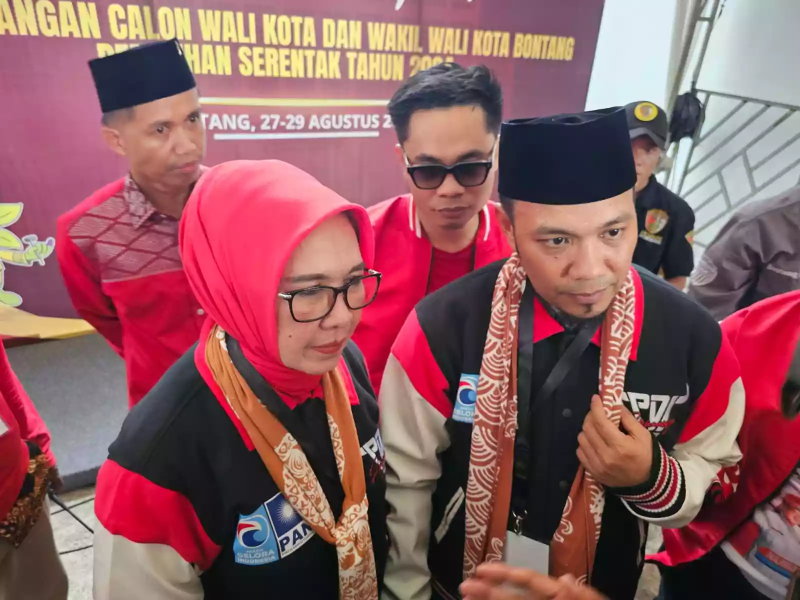 Target Menang 65 Persen Suara, Najirah-Aswar Sediakan 80 Bakulan UMKM saat Daftar di KPU