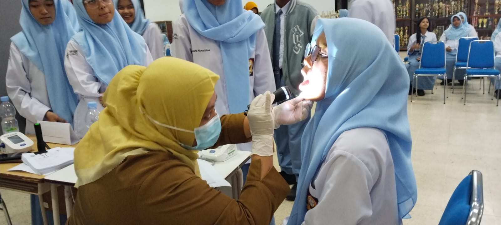 Puskesmas Bontang Selatan 1 Skrining Organ Sensorik Siswa SMA Vidatra Bontang
