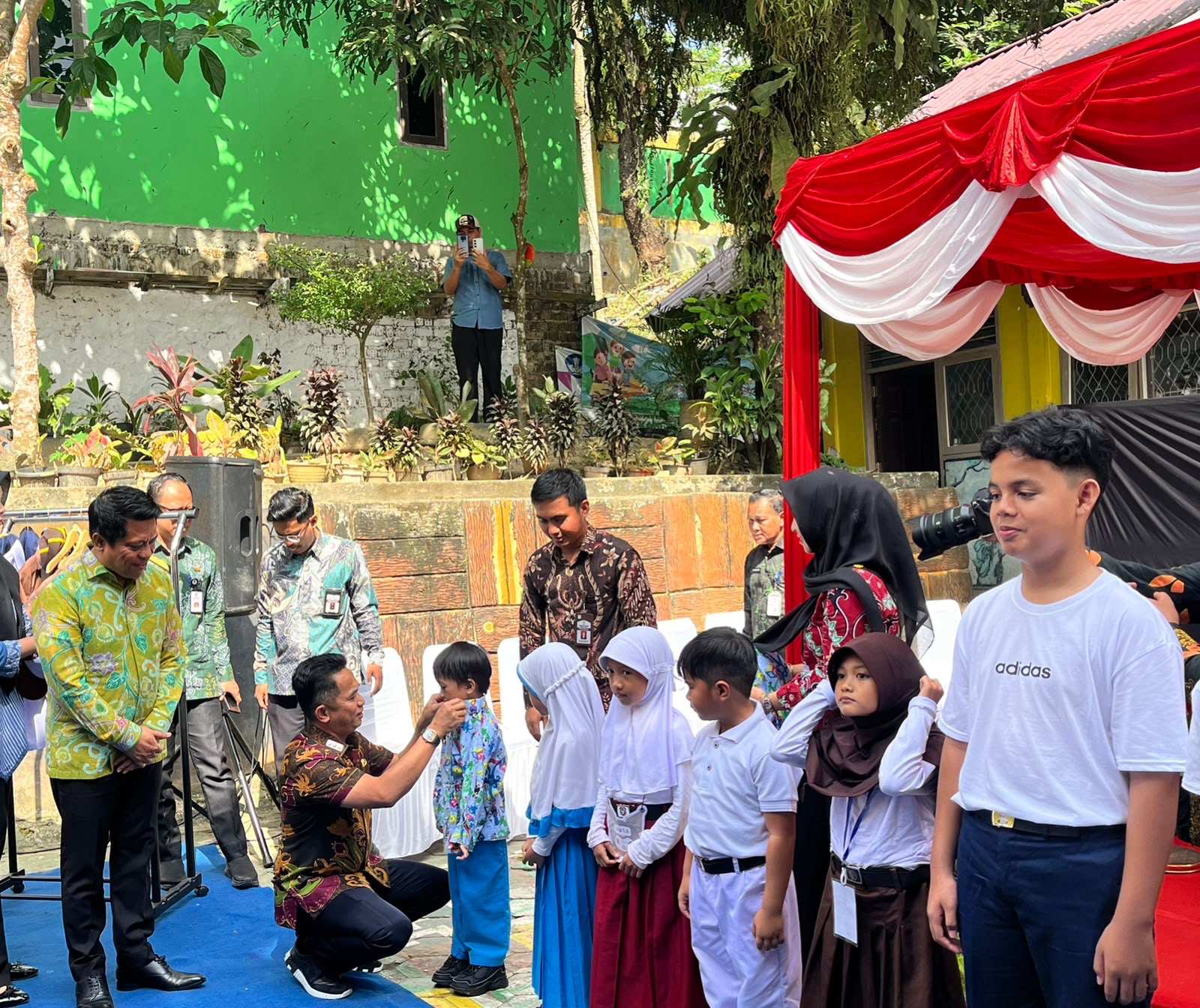 Pendidikan Jadi Prioritas, Pemkot Balikpapan Salurkan 150 Ribu Seragam Gratis