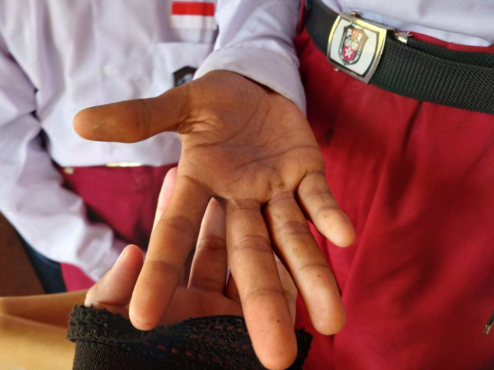 Ke Sekolah Diikuti Buaya, Pelajar Kukar Pernah Jatuh ke Sungai saat Naik Kereta Gantung