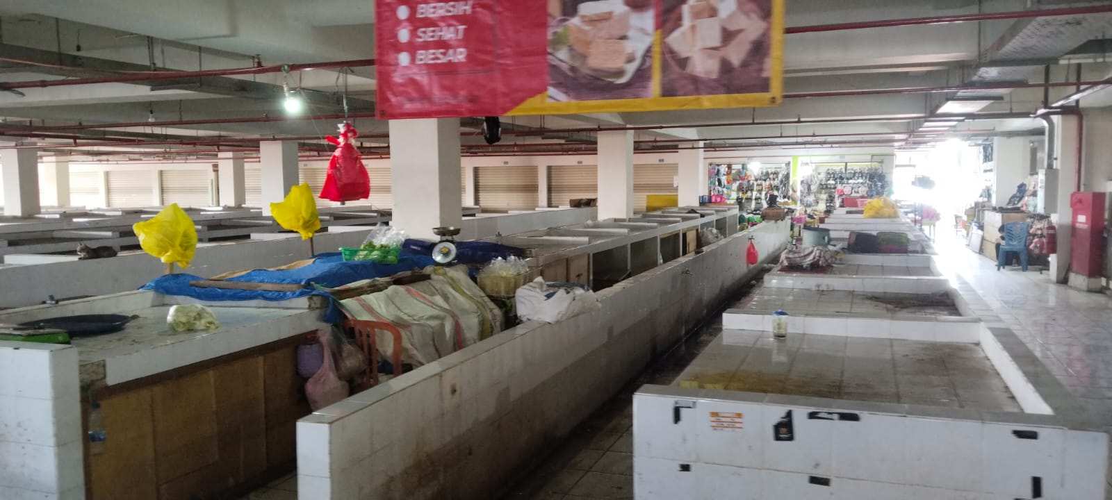Pedagang Nakal Pasar Taman Rawa Indah Bontang Ditertibkan, UPTD Segel Lapak