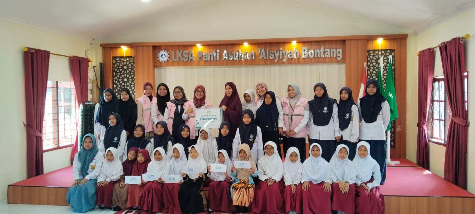 Peringati Hari Anak Nasional, YBM PLN UP3 Bontang Gelar Aksi Berbagi dan Bermain Bersama Anak-Anak Panti Asuhan Aisyiyah