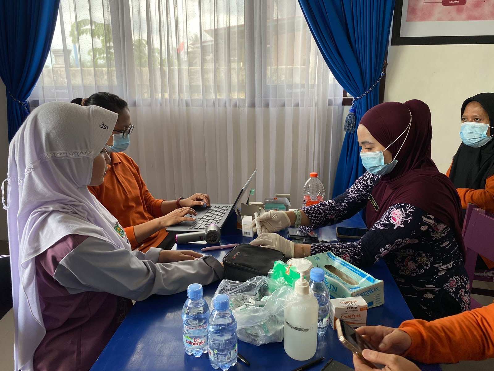 CKG Masuk Sekolah, Ratusan Siswa dan Guru SMPN 9 Bontang Jalani Pemeriksaan Kesehatan