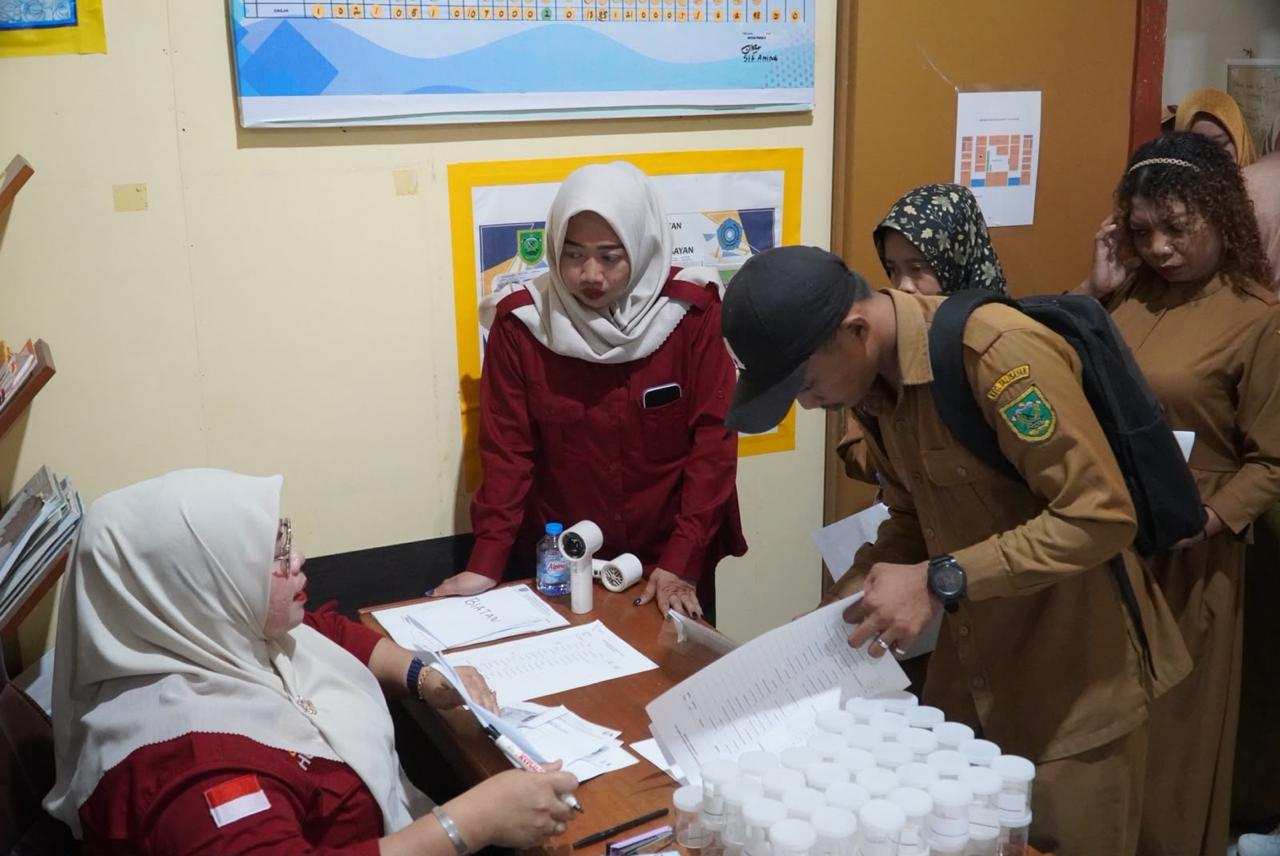 Ratusan Aparatur Kampung di Talisayan dan Bidukbiduk Dites Urine