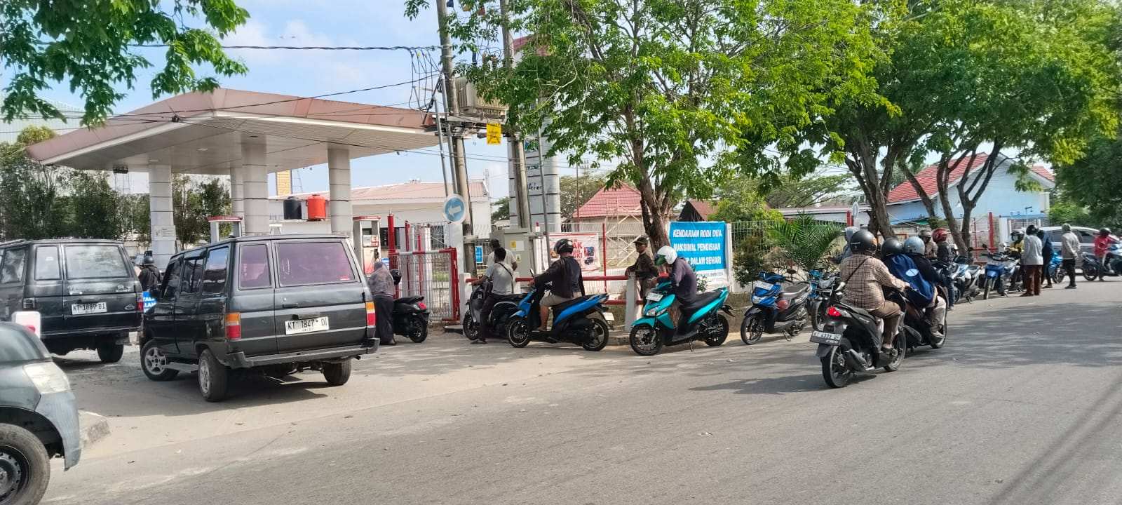 Stok BBM di SPBU Sering Kosong, Pedagang Eceran di Bontang Panen Untung Jual Pertalite Rp15 Ribu