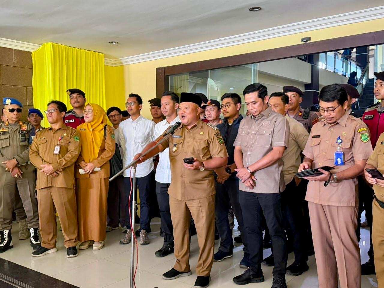 Digeruduk Massa, Wabup Berau Blak-blakan Soal Masalah BBM