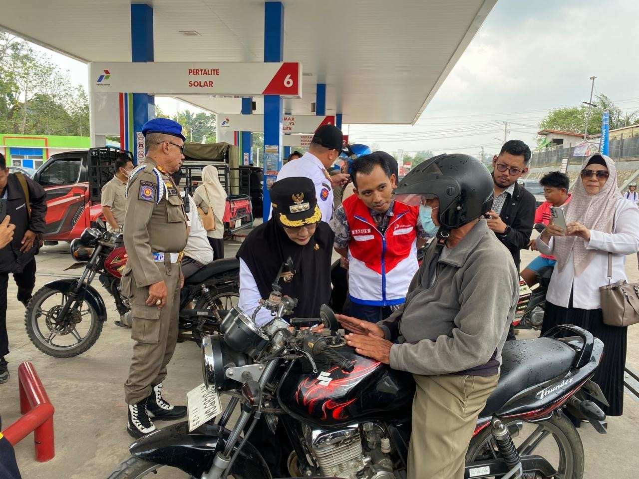 Sidak Dua SPBU, Bupati Berau Temukan Praktik Kecurangan Pengisian BBM