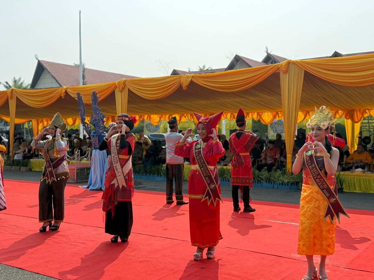 Berau Intip Peluang Karpet Merah Pariwisata lewat Kostum Megah BEC 2026