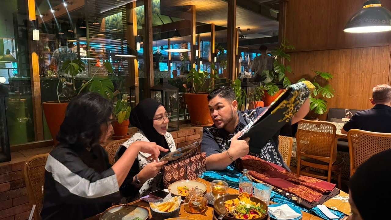 Gandeng Ivan Gunawan, Bupati Siapkan Strategi Memoles Wastra Berau