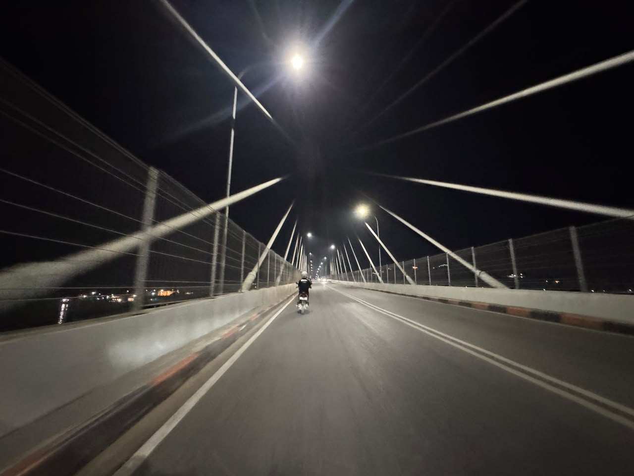 Dishub Samarinda Pulihkan Penerangan Jembatan Achmad Amins, Dipasang CCTV untuk Pengawasan