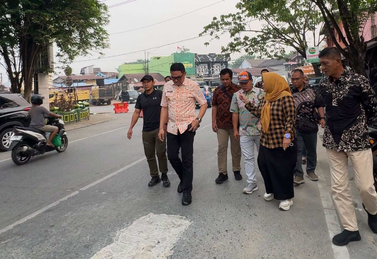 Jalan Rusak Akibat Dugaan Pencurian Kabel di 60 Titik, Wali Kota Samarinda Minta Warga Waspada