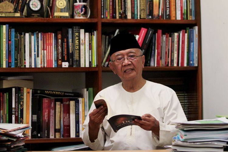 Tokoh Nasional Gus Sholah Tutup Usia