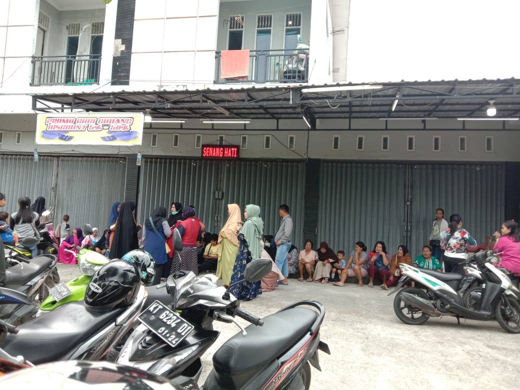 Harga Hancur, Toko Senang Hati Diserbu Emak-emak