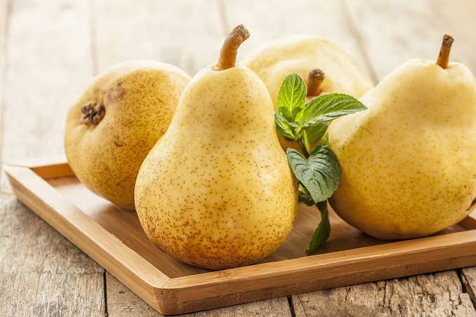 Segar dan Manis, Ini 8 Manfaat Rutin Konsumsi Buah Pir
