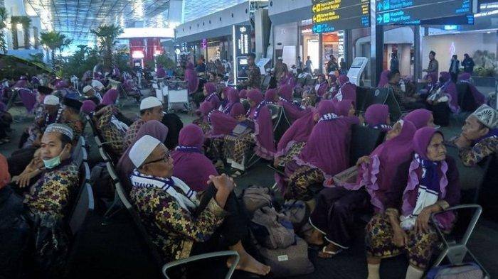 Arab Saudi Tutup Pintu, Jemaah Umrah Indonesia Tertahan di Bandara Jakarta