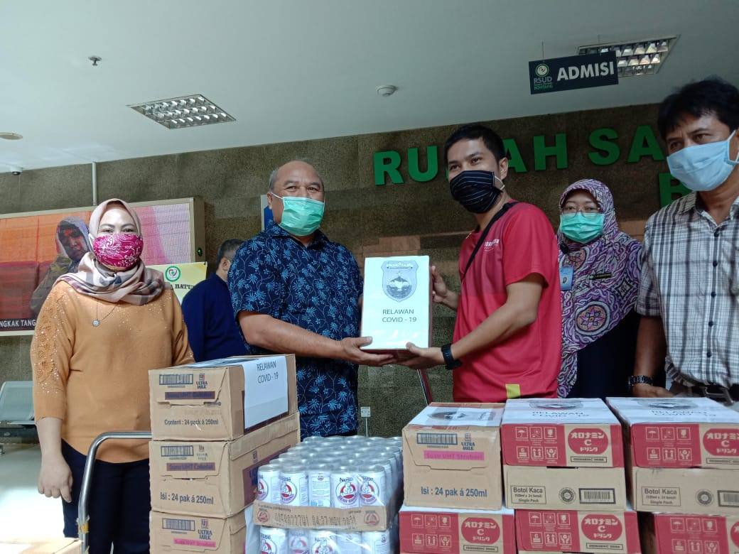 Kerukunan Masyarakat Pangkep Distribusikan Bantuan untuk Tim Medis di RSUD Bontang