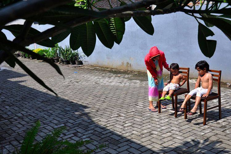 Sinar UV dan Vitamic C Bisa Mengobati COVID-19? Ini Faktanya