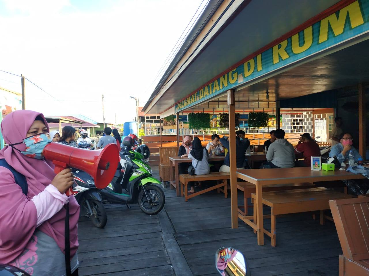 Tim Gugus Keliling Rumah Makan, Tegur Pelaku Usaha yang Bandel Tak Terapkan New Normal