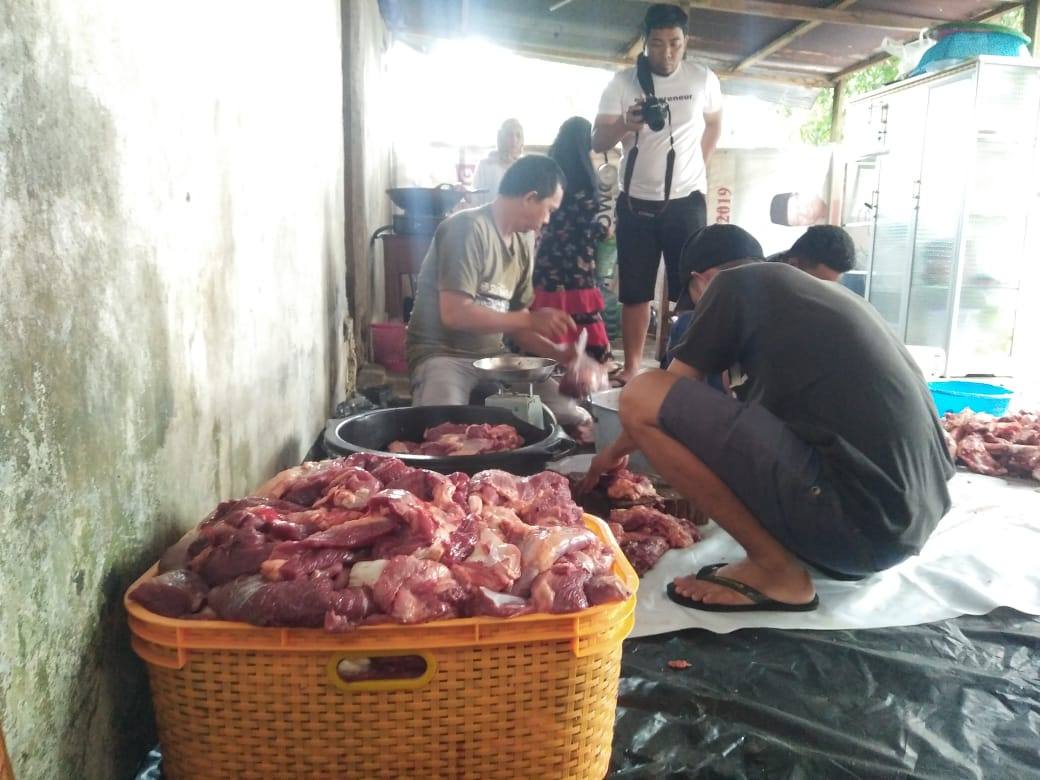 Partai Gerindra Bontang Bagikan 80 Kilo Daging Sapi