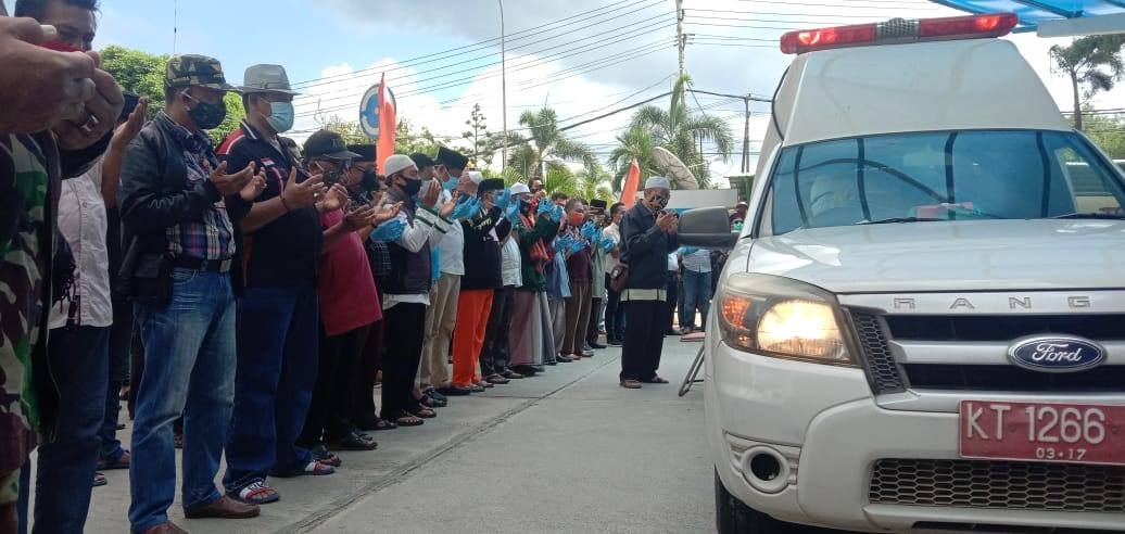 Tim Pendukung Ikut Salatkan Jenazah Almarhum Adi Darma di RSUD Bontang