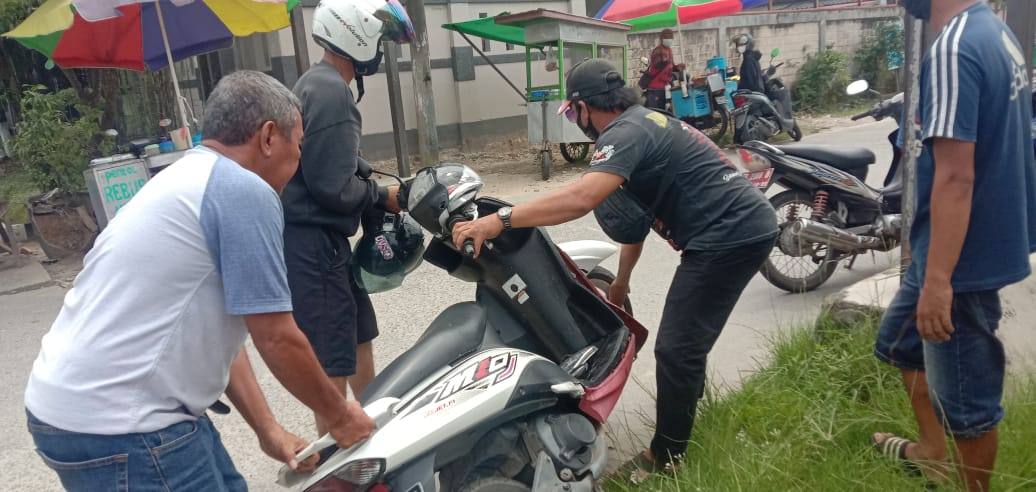 Lakalantas di Depan SMP Negeri 2, Satu Pengendara Dilarikan ke Rumah Sakit