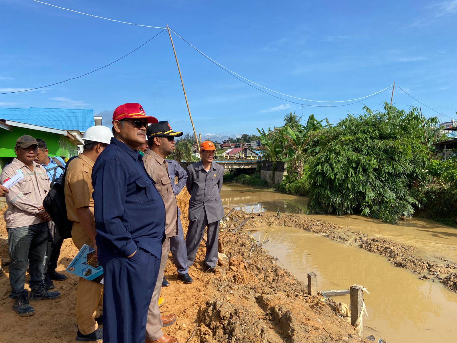 Pembangunan Turap di Gunung Elai Molor