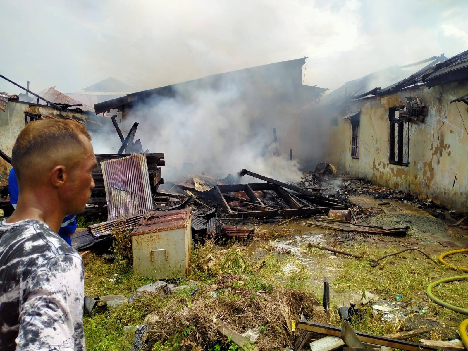 Kebakaran di Lengkol, 3 Rumah Hangus, 1 Unit N-Max Tiidak Terselamatkan