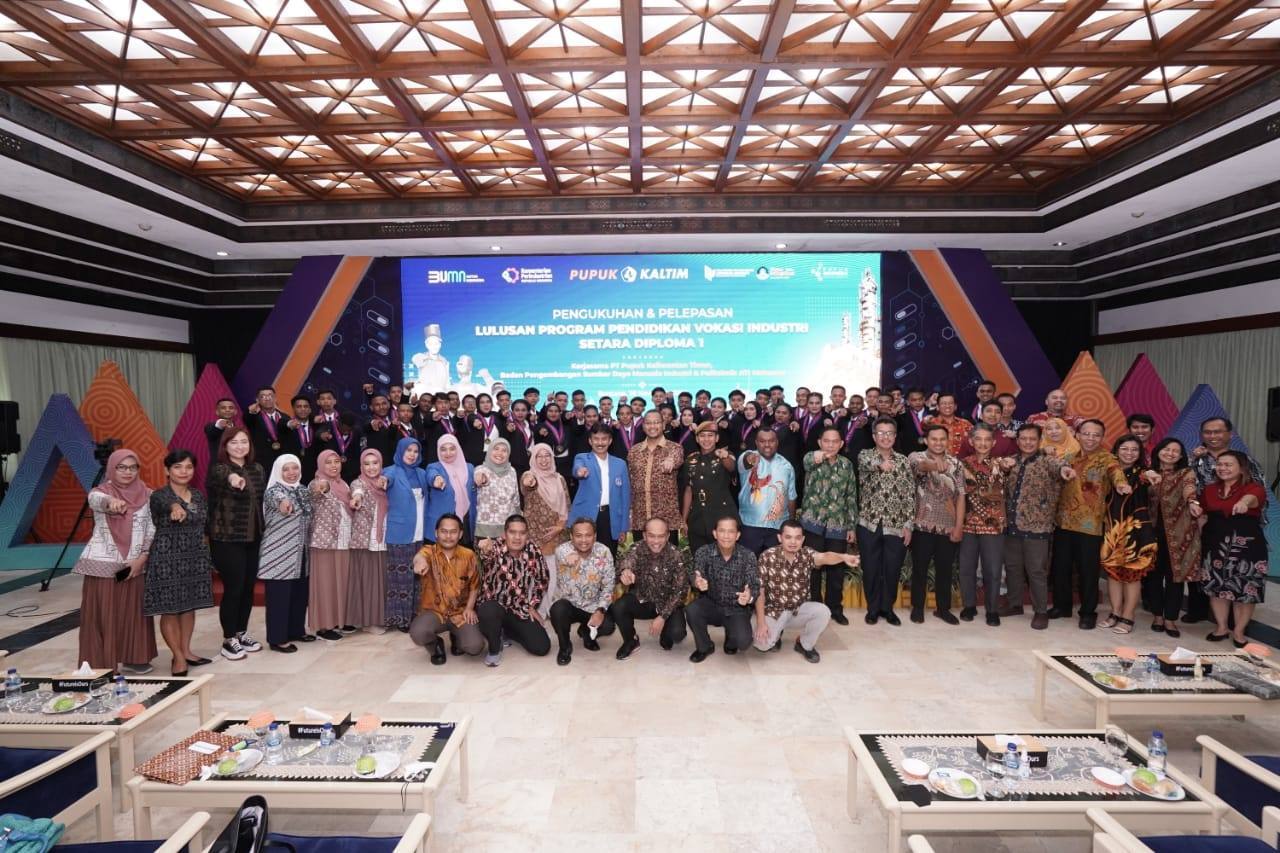 Wisuda 49 Lulusan Program Vokasi, PKT Siap Tingkatkan Pengembangan SDM di Indonesia