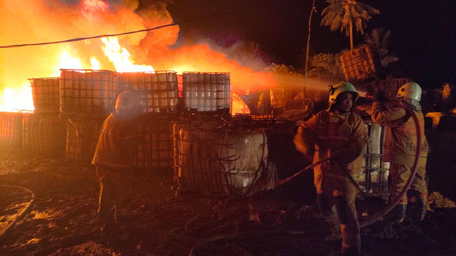 Penyebab Kebakaran Gudang Penyimpanan Minyak PT EUP Masih Diusut Polres Bontang