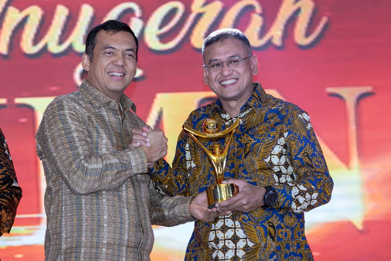 Utamakan Inovasi dalam Memimpin Perusahaan, Direktur Utama Pupuk Kaltim Raih Penghargaan CEO Terbaik