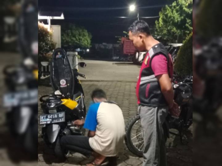 Apes! Berisik lewat Loktuan, ABG di Telihan ini Disuruh Polisi Rusak Knalpotnya