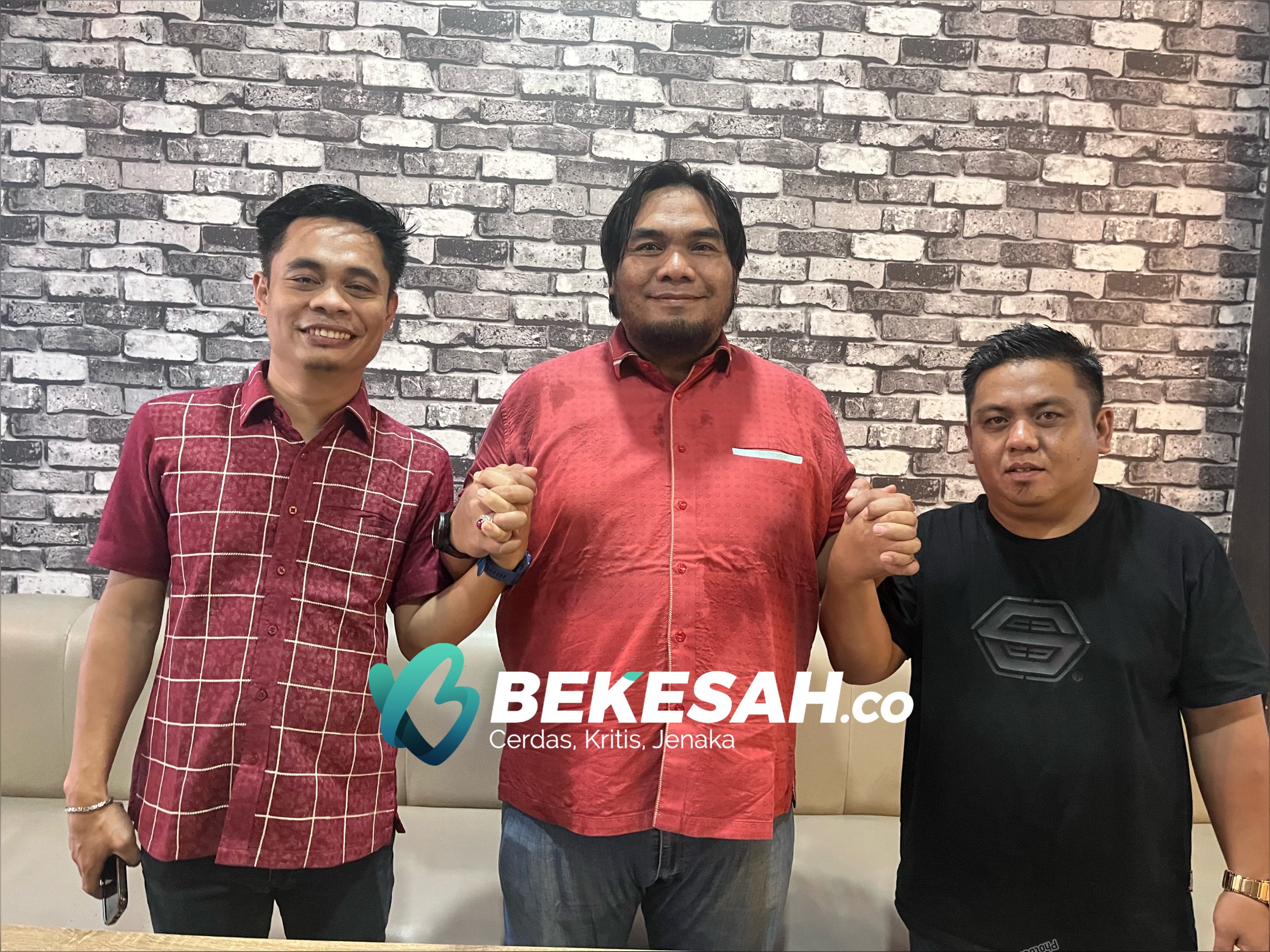 2 Bacalon Ketua HIPMI Bontang Serahkan Berkas Pendaftaran