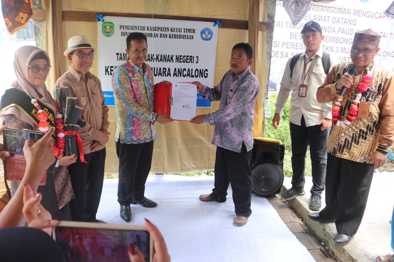 Kunker ke Muara Ancalong, Ardiansyah Resmikan TKN